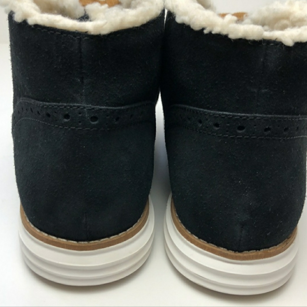 Cole Haan Original Grand Chukka Black Suede Faux Shearling Boot size 7 C